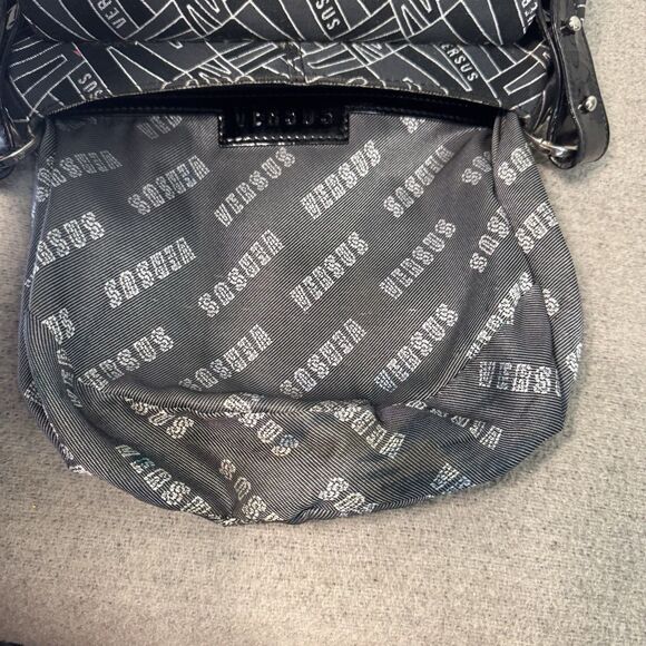 VTG Versace Versus Purse Black Monogram Canvas Patent Leather Accents 11x9 Y2K - Picture 5 of 12